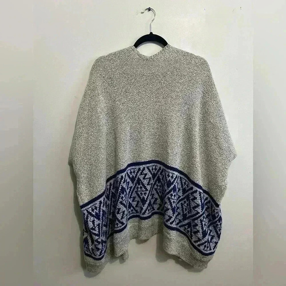 Aritzia community lonic very oversized cape with unique  blue design. - Picture 3 of 4